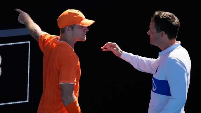 ce-ziceti-de-sua,-idiotilor?.-jucatorul-a-cedat-nervos-la-australian-open-din-cauza-fanilor