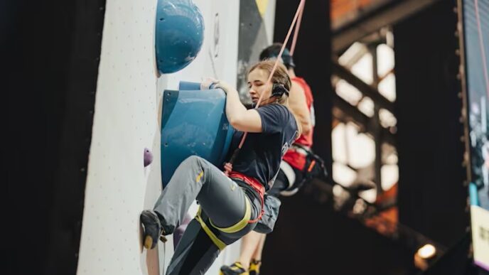 povestea-adrianei-tofan-si-de-unde-vine-pasiunea-ei-pentru-escalada!-insumat-am-o-medie-de-13-15-ore-de-munca-pe-saptamana