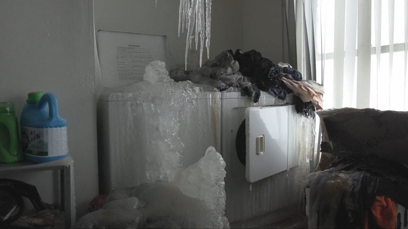 un-apartament-din-quebec-a-inghetat-complet-dupa-ce-chiriasul-a-oprit-caldura.-cum-a-fost-posibil-video