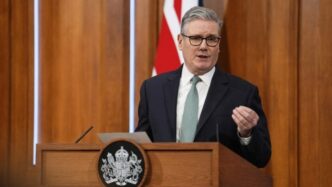 fara-precedent,-premierul-britanic,-keir-starmer,-ii-cere-lui-trump-sa-si-ceara-scuze-public