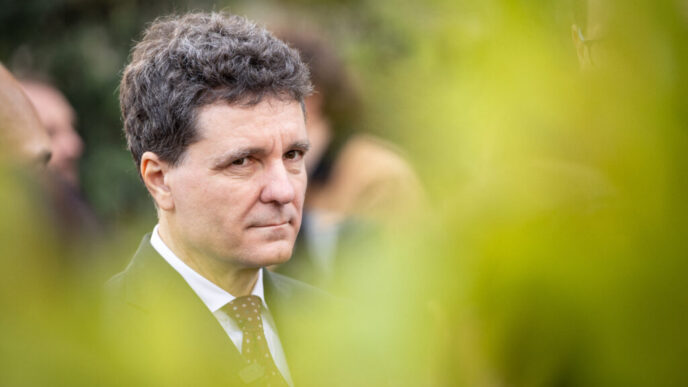 nicusor-dan-participa-astazi-la-manifestarile-organizate-de-ziua-unirii-principatelor-romane-la-iasi-si-focsani