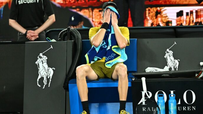 ce-a-facut-numarul-2-mondial-dupa-ce-a-vomitat-in-prosop-in-timpul-meciului-de-la-australian-open