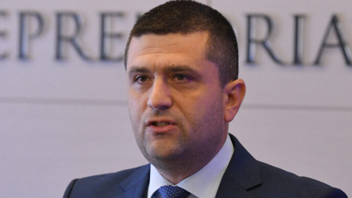 radu-miruta,-la-iasi:-romania-merita-mai-mult-decat-suma-slabiciunilor-ei