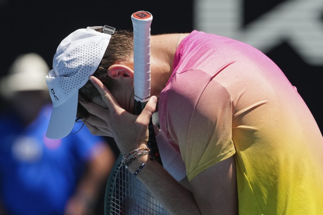 tenismenul-sponsorizat-de-ion-tiriac-a-lasat-romania-pentru-franta,-dar-a-fost-invins-de-un-roman-la-australian-open