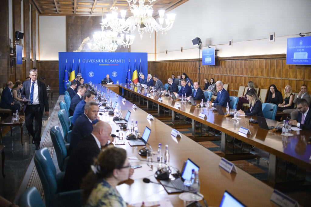 coalitia-discuta-reforma-administratiei-si-bugetul-intr-o-sedinta-decisiva-la-palatul-victoria