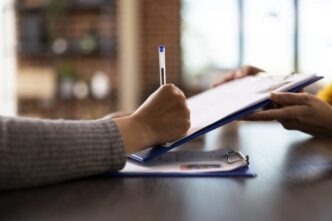 cum-poti-reclama-incalcarea-drepturilor-tale-la-inspectia-muncii:-pasii-prin-care-poti-face-o-sesizare