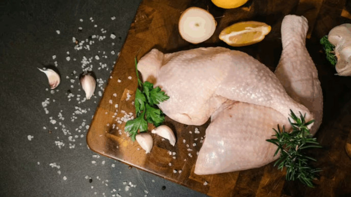 cum-prepari-puiul-perfect-cinci-bucatari-celebri,-cu-cinci-retete-si-un-singur-secret.-ingredientul-la-care-nu-te-i-fi-gandit