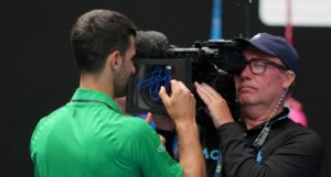 cui-i-a-fost-adresat-mesajul-ironic-scris-de-novak-djokovic-dupa-ce-l-a-eliminat-pe-jannik-sinner.-sarbul-a-oferit-detalii
