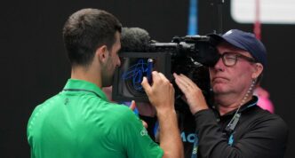 cui-i-a-fost-adresat-mesajul-ironic-scris-de-novak-djokovic-dupa-ce-l-a-eliminat-pe-jannik-sinner.-sarbul-a-oferit-detalii