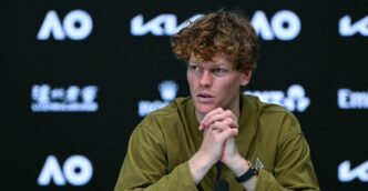 jannik-sinner-a-explicat-de-ce-a-pierdut-in-fata-lui-novak-djokovic,-ajuns-la-38-de-ani:-din-cauza-varstei-face-asta