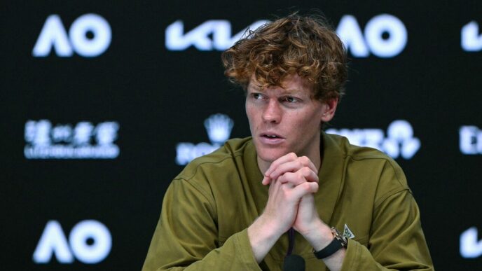 jannik-sinner-a-explicat-de-ce-a-pierdut-in-fata-lui-novak-djokovic,-ajuns-la-38-de-ani:-din-cauza-varstei-face-asta