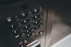 16-persoane,-blocate-in-lifturi-la-chisinau-in-urma-penei-de-curent-din-republica-moldova