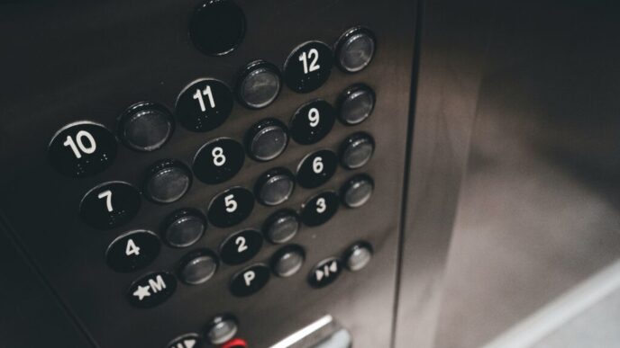 16-persoane,-blocate-in-lifturi-la-chisinau-in-urma-penei-de-curent-din-republica-moldova