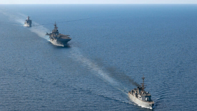 sua-are-un-urias-dispozitiv-langa-iran.-trump-cantareste-optiuni-intre-atac,-presiune-si-negocieri