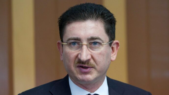 ce-se-intampla-cu-ancheta-intelegerilor-intre-banci-pentru-cresterea-ratelor.-chiritoiu,-consiliul-concurentei:-daca-bancile-din-sistemul-robor-sunt-gasite-vinovate-amenzile-sunt-semnificative