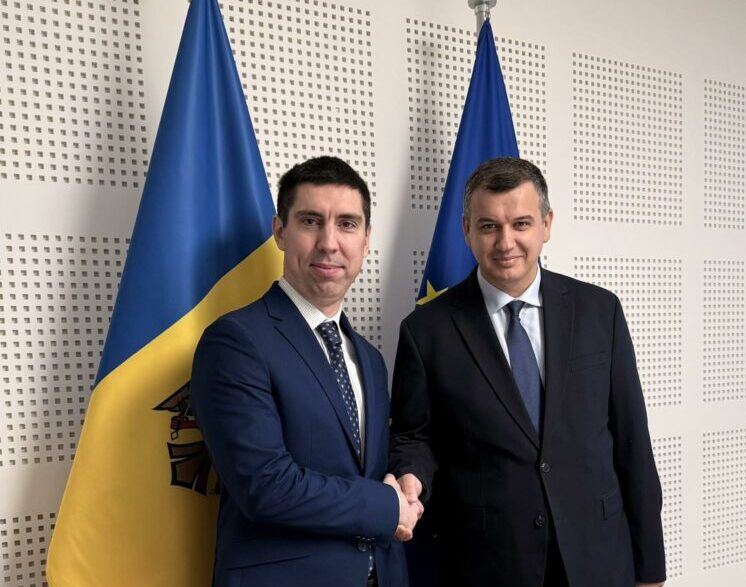 eugen-tomac,-discutii-cu-ministrul-de-externe-de-la-chisinau-despre-romanii-ale-caror-carti-de-identitate-au-fost-anulate