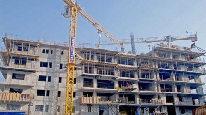 scandalul-blocului-din-craiova-care-incurca-radarul-de-la-carcea.-dezvoltatorul-spune-ca-a-obtinut-avizul-mapn-dupa-modificarea-proiectului