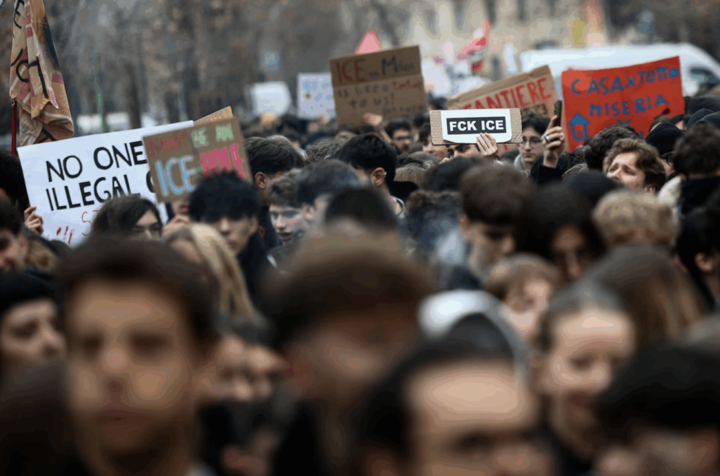 proteste-impotriva-agentilor-ice-inaintea-ceremoniei-de-deschidere-a-jocurilor-olimpice-de-la-milano