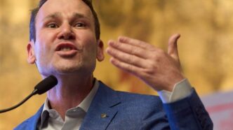 robert-negoita-va-cere-in-instanta-reluarea-atributiilor-de-primar-al-sectorului-3,-desi-este-urmarit-penal