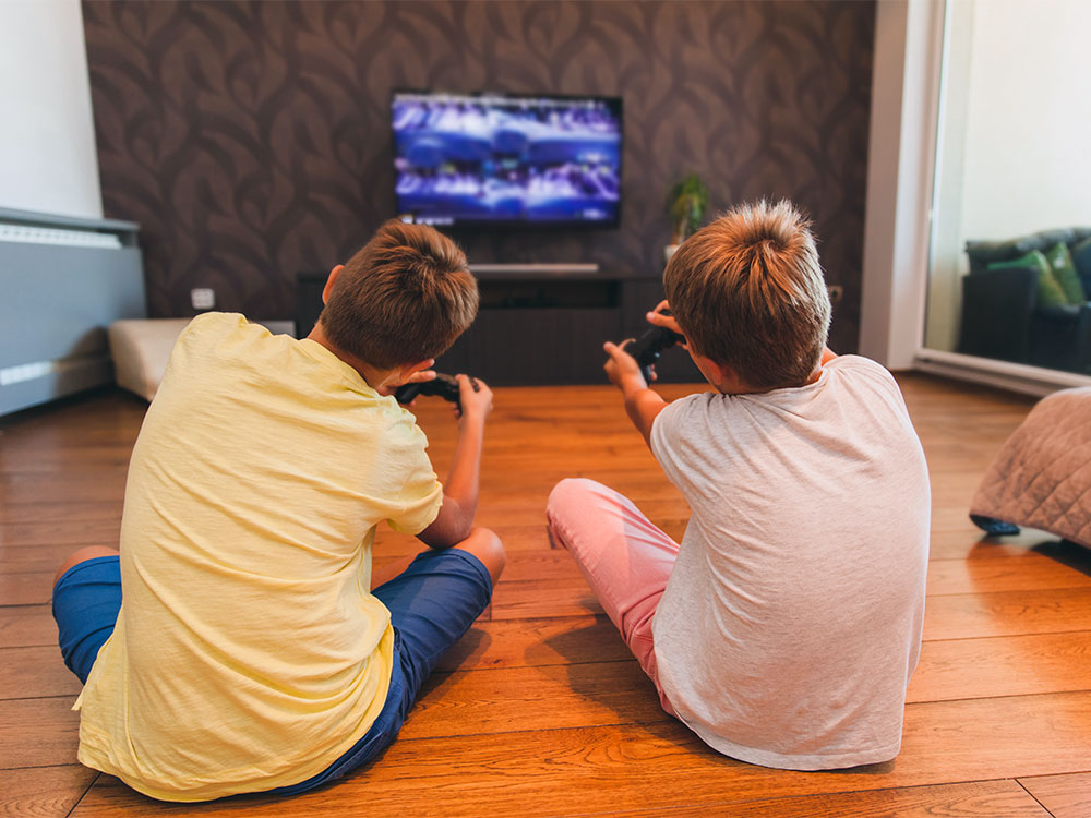 macron-vrea-limitarea-accesului-copiilor-la-jocuri-video-violente