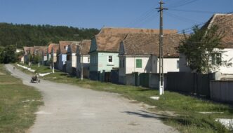 localitatea-din-romania-in-care-o-casa-costa-doar-7000-acum,-in-februarie-2026.-se-vinde-cu-teren-de-322-mp