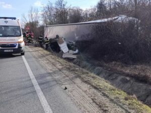 accident-grav-pe-soseaua-pe-care-au-murit-suporterii-paok-trei-oameni-au-murit.-in-coliziune-au-fost-implicate-mai-multe-vehicule