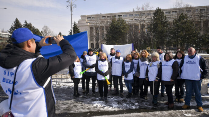 bolojan-le-raspunde-profesorilor:-revenirea-la-norma-de-18-ore-nu-este-posibila.-norma-actuala-este-la-nivel-minim-european