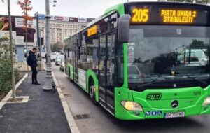 ai-voie-cu-animale-in-autobuzele-si-tramvaiele-stb?-multi-bucuresteni-nu-stiu-conditia-pusa-de-companie