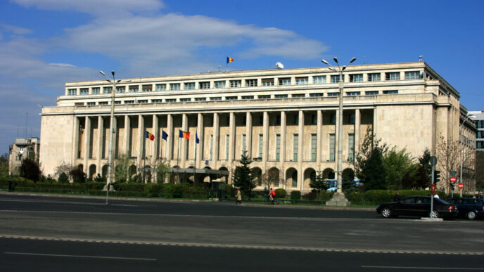 un-fost-premier-vorbeste-despre-o-criza-sociala:-nu-vom-sti-cum-sa-iesim-din-palatul-victoria