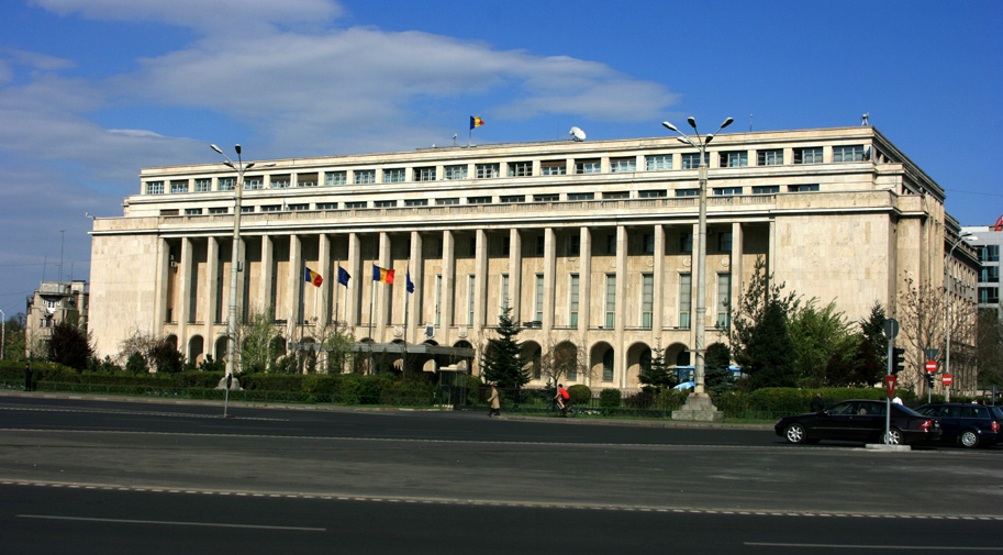 un-fost-premier-vorbeste-despre-o-criza-sociala:-nu-vom-sti-cum-sa-iesim-din-palatul-victoria