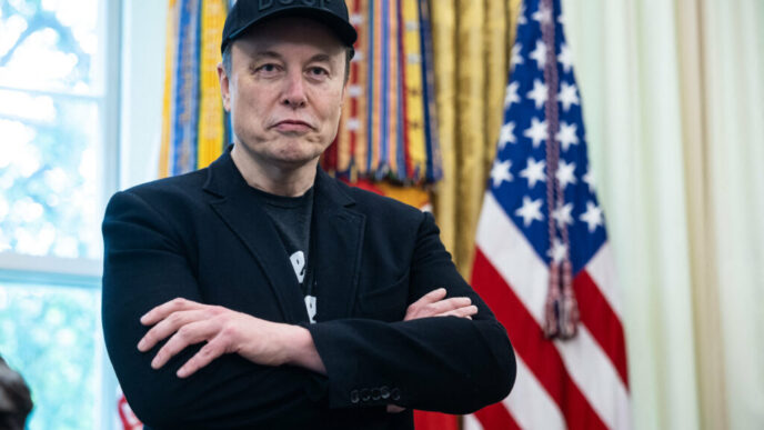 macron-despre-musk:-este-in-primul-rand-un-tip-supra-subventionat