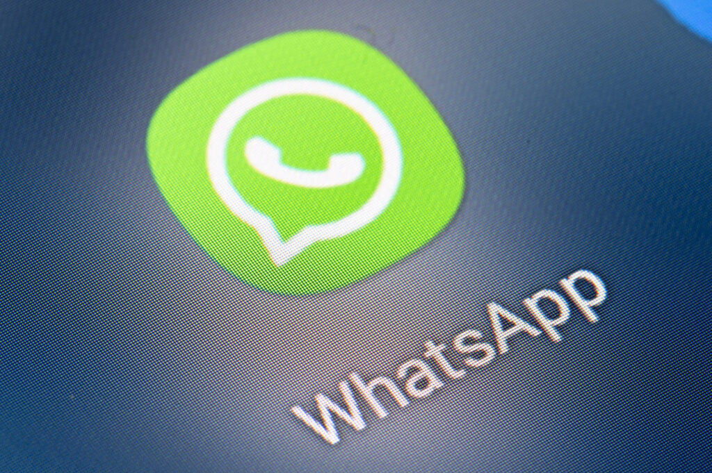 rusia-incearca-sa-blocheze-complet-whatsapp-si-sa-directioneze-utilizatorii-catre-o-aplicatie-de-stat