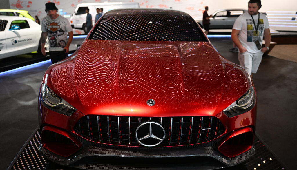 zeci-de-mii-de-masini-straine-ajung-in-rusia-prin-china,-ocolind-sanctiunile-legate-de-razboiul-din-ucraina