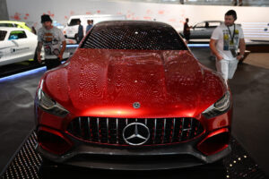 zeci-de-mii-de-masini-straine-ajung-in-rusia-prin-china,-ocolind-sanctiunile-legate-de-razboiul-din-ucraina