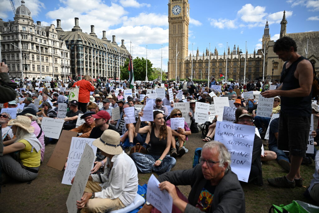 clasificarea-gruparii-palestine-action-drept-organizatie-terorista,-declarata-ilegala-de-o-instanta-britanica