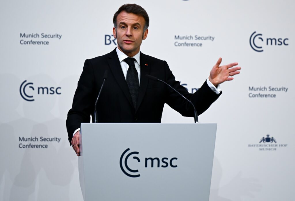 macron-afirma-ca-europa-trebuie-sa-si-reproiecteze-securitatea-in-mod-independent:-vom-trai-cu-rusia-in-acelasi-loc,-nu-vreau-ca-aceasta-negociere-sa-fie-organizata-de-altcineva
