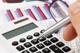 cat-costa-o-adeverinta-de-vechime-in-2026,-exemple-de-calcul:-suma-poate-fi-de-mii-de-lei