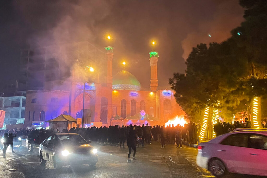 autoritatile-din-iran-folosesc-o-retea-de-arestare-a-protestatarilor-in-intreaga-tara