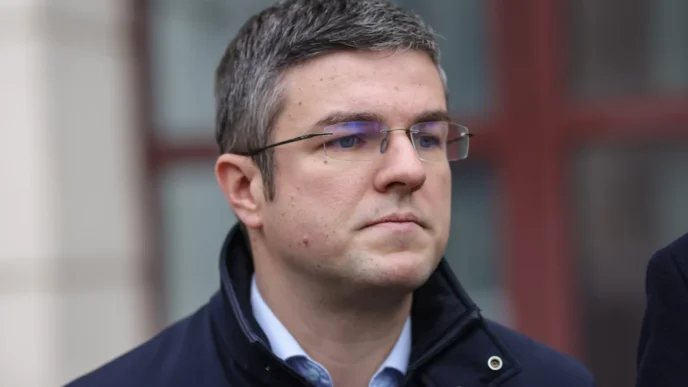 strategia-guvernului-bolojan-in-lupta-cu-recesiunea-este-speranta.-dezvaluirea-ii-apartine-ministrului-economiei,-usr-istul-irineu-darau:-sper-sa-nu-vina-criza