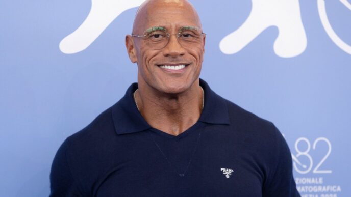 secretul-lui-dwayne-johnson-pentru-a-fi-un-pachet-de-muschi-la-53-de-ani