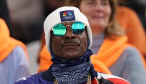 snoop-dogg-a-comandat-aripioare-de-pui-si-cartofi-prajiti,-dar-nu-i-a-mers-cardul-si-n-a-putut-plati