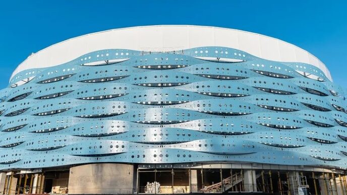 e-o-minunatie!-arata-ca-un-ozn.-a-aparut-o-sala-bijuterie-in-romania