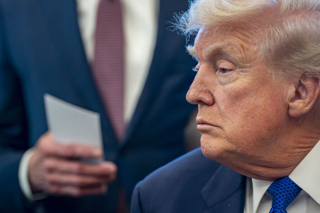 presedintele-trump-anunta-implicare-indirecta-in-negocierile-nucleare-cu-iran