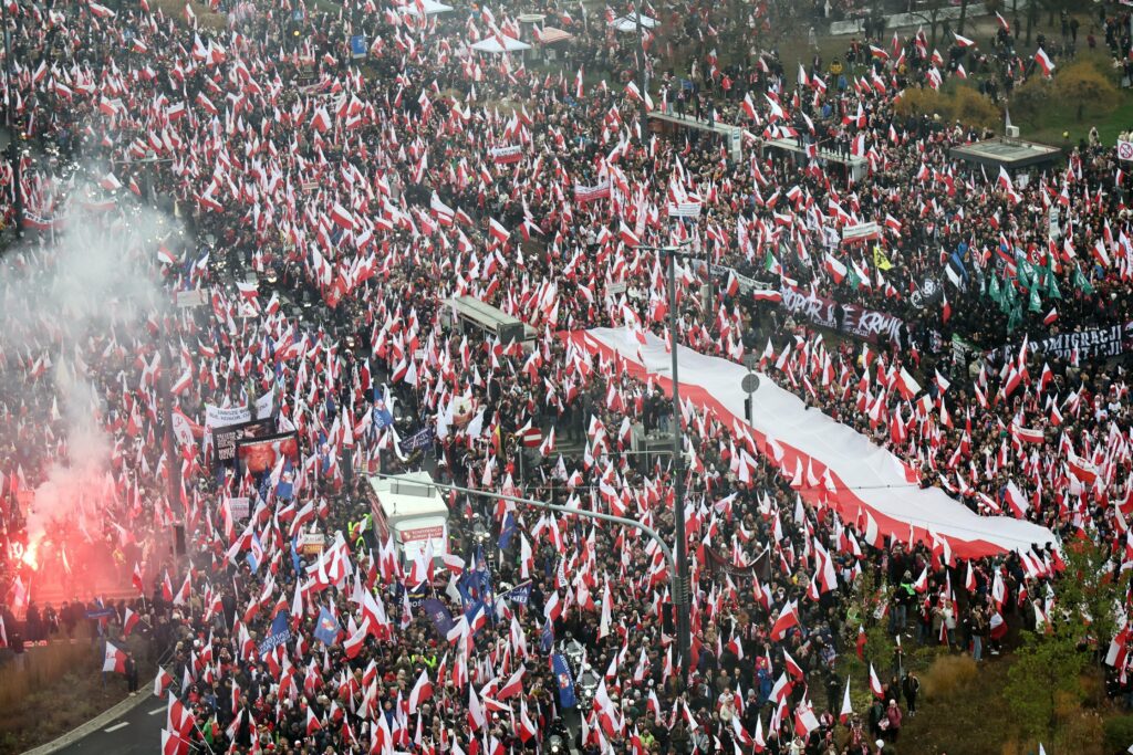 dupa-germania,-polonia-vizeaza-si-rusia.-varsovia-pregateste-o-cerere-de-despagubiri-pentru-crimele-din-era-sovietica