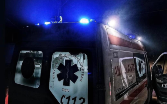 o-femeie-din-iasi-a-nascut-acasa.-ambulanta-a-derapat-la-iesirea-din-sat