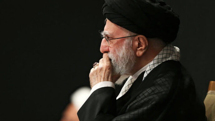 imaginile-din-satelit-arata-ca-iranul-se-pregateste-de-razboiul-cu-sua