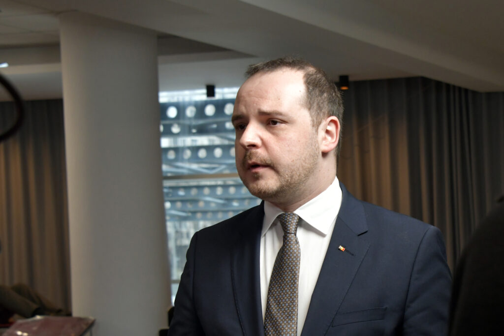 rogobete,-despre-spargerea-monopolului-cnas:-automat-creste-standardul-de-ingrijire