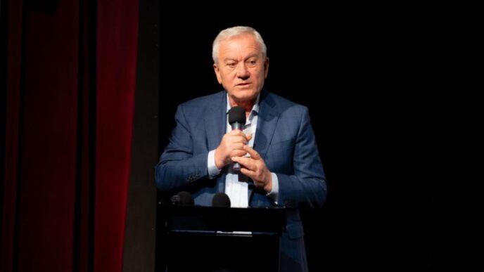 constantin-toma-il-contrazice-pe-marcel-ciolacu:-ai-facut-sau-n-ai-facut-9,3%-deficit?-s-au-aruncat-30-de-miliarde-de-euro