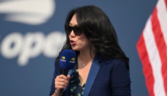 asa-gafa-nu-s-a-mai-vazut-in-direct-la-tv:-ai-facut-sex-cu-el-de-trei-ori