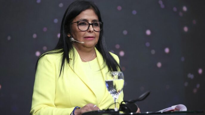 presedinta-interimara-a-venezuelei-declara-ca-ii-asteapta-cu-bratele-deschise-pe-opozantii-din-exil-care-ar-dorei-sa-se-intoarca-in-tara